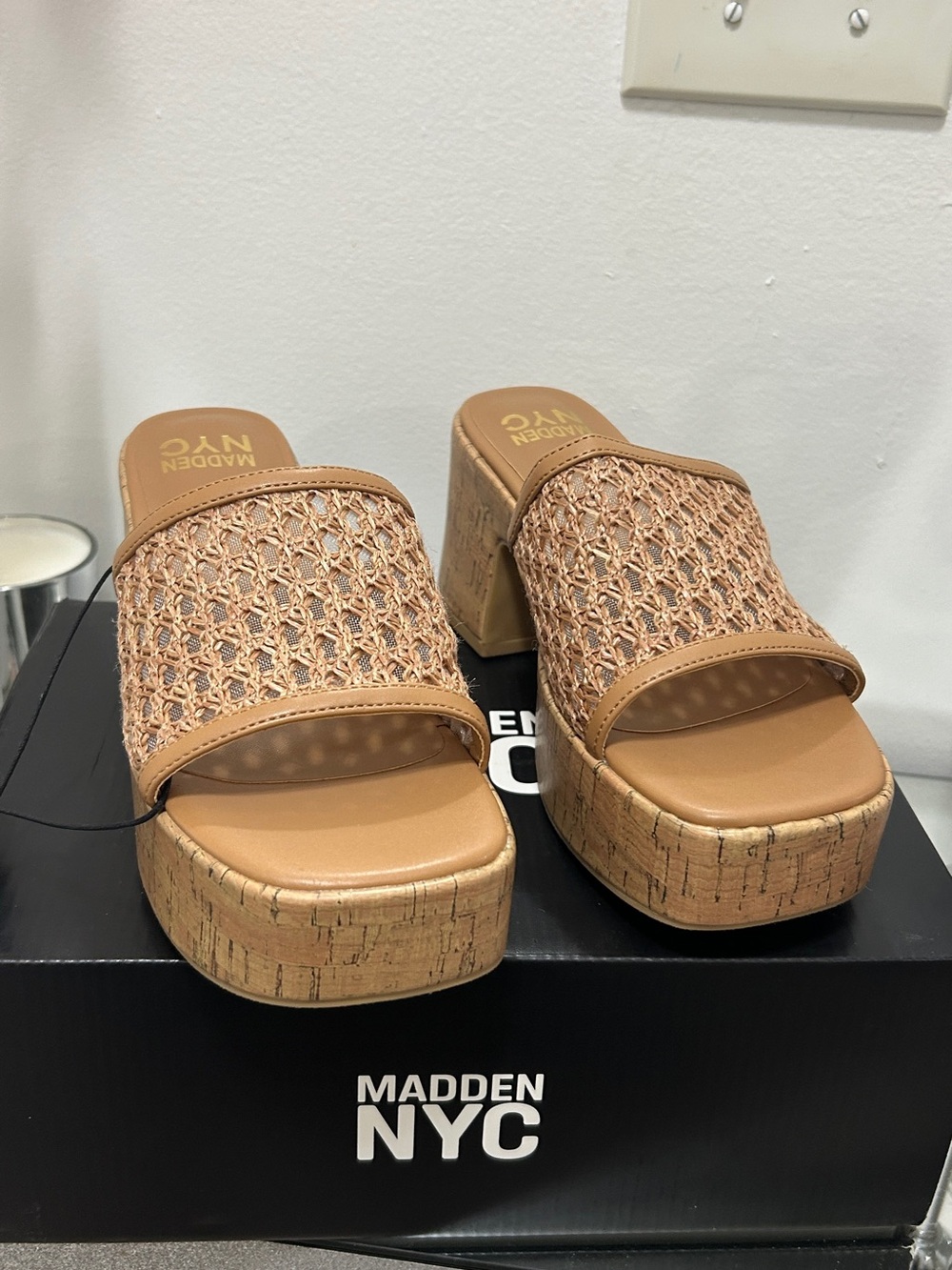 Madden NYC Tan Woven Platform Block Heel Sandals NWT Box Size 7
